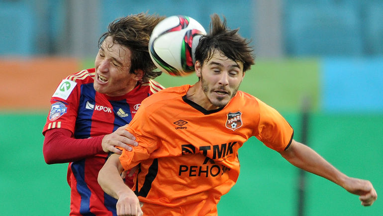 Александр ЕРОХИН (справа): к сборной готов. А к встрече с Адилсоном? Фото Алексей ИВАНОВ,