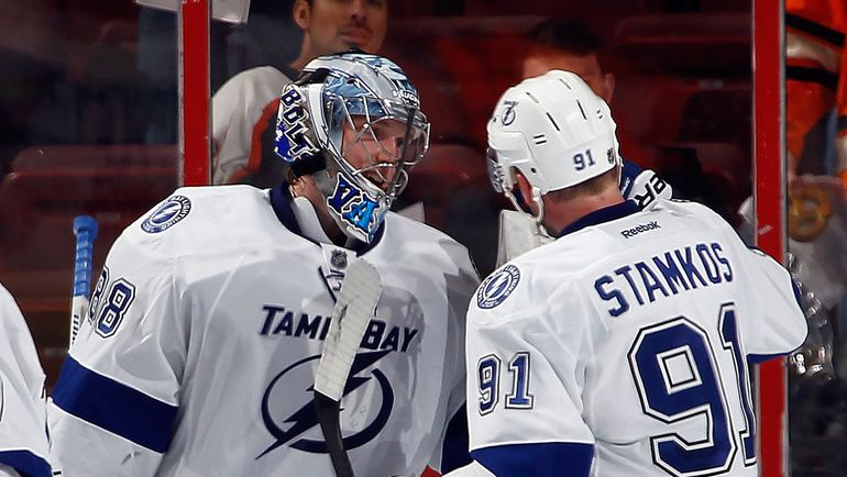 Андрей ВАСИЛЕВСКИЙ принимает поздравления от капитана