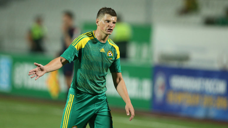 Полузащитник