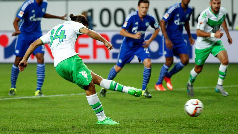 Рикардо РОДРИГЕС проводит гол с пенальти. Фото REUTERS