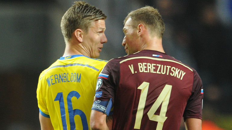 Понтус ВЕРНБЛУМ (№16) и Василий БЕРЕЗУЦКИЙ. Фото Алексей ИВАНОВ,