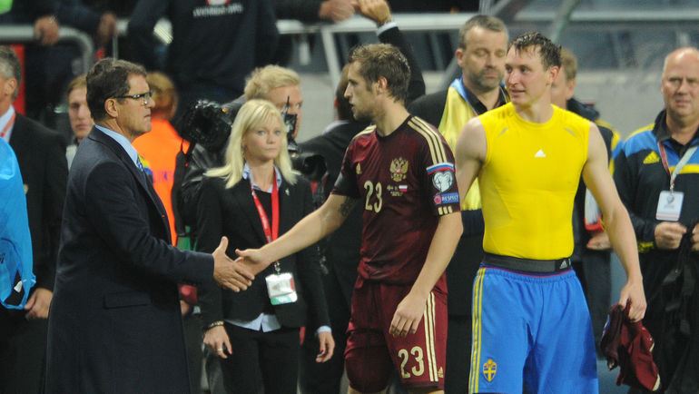 Ким ЧЕЛЬСТРЕМ (справа), Дмитрий КОМБАРОВ (№23) и Фабио КАПЕЛЛО. Фото Алексей ИВАНОВ,