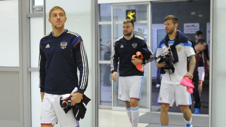 Сегодня. Химки. Юрий ГАЗИНСКИЙ (слева) вместе со сборной России приехал на тренировку. Фото Федор УСПЕНСКИЙ,