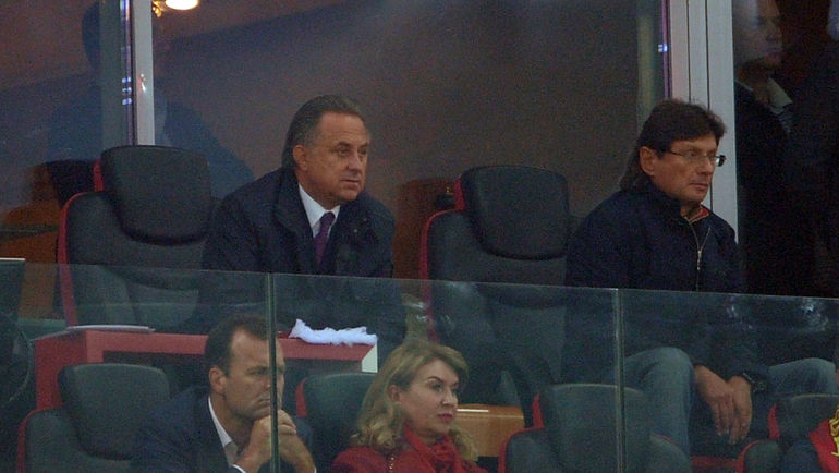 5 сентября, Москва. Россия-Швеция – 1:0. Виталий МУТКО на трибуне. Фото Алексей ИВАНОВ,