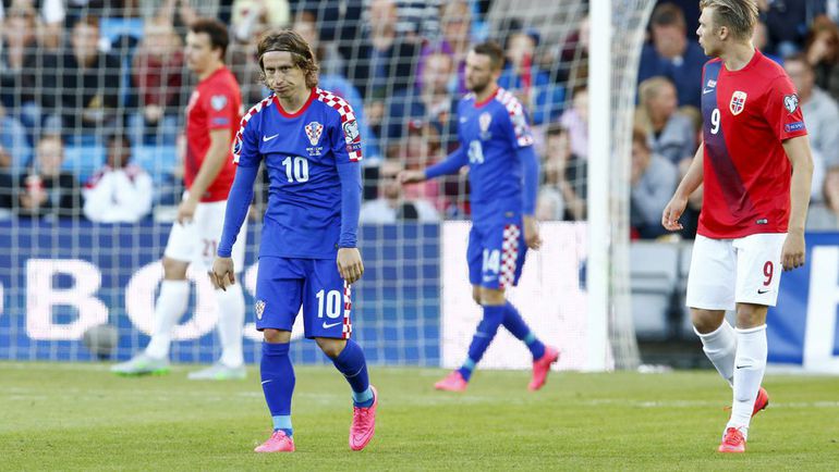 Лука МОДРИЧ (№10) и компания были биты Норвегией. Фото REUTERS