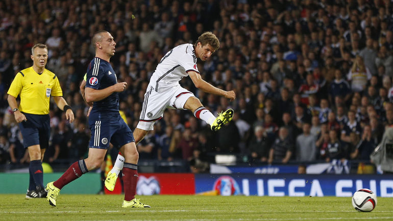 Удар Томаса МЮЛЛЕРА. Фото REUTERS