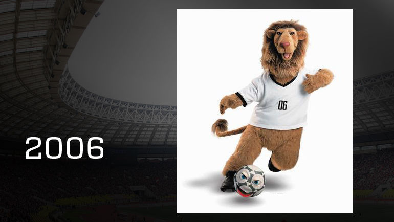 Лев Голео VI и говорящий мяч Пилле (Германия, 2006).