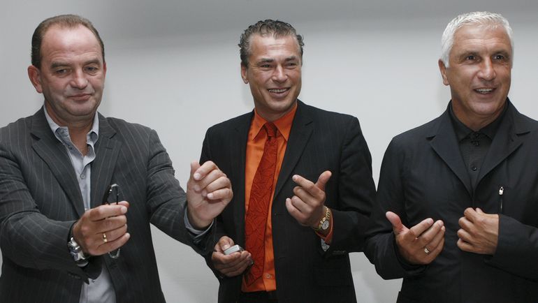 Тони ПОЛЬСТЕР (в центре) с Хербертом ПРОХАЗКОЙ (слева) и Хансом КРАНКЛЕМ. Фото REUTERS