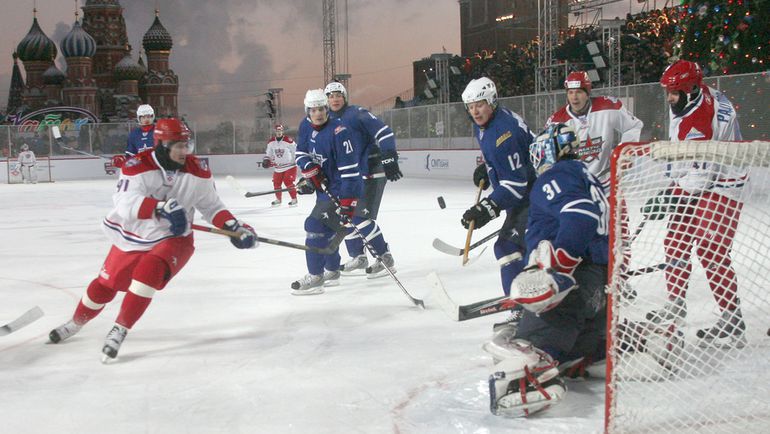 10 января 2009 года. Москва. Первый Матч звезд КХЛ на Красной площади. Фото Татьяна ДОРОГУТИНА