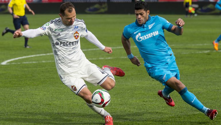 Армеец Сергей ИГНАШЕВИЧ (слева) против ХАЛКА из