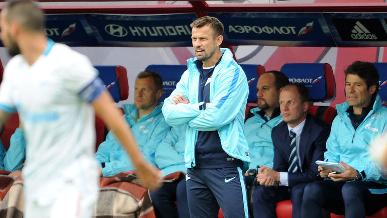 Сергей СЕМАК руководил игрой от бровки.... Фото Алексей ИВАНОВ,