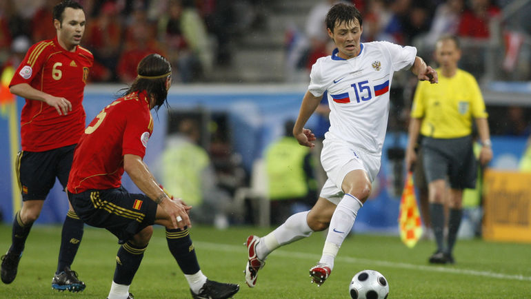 Динияр БИЛЯЛЕТДИНОВ в стартовом матче Euro-2008 с Испанией. Фото Александр ФЕДОРОВ,