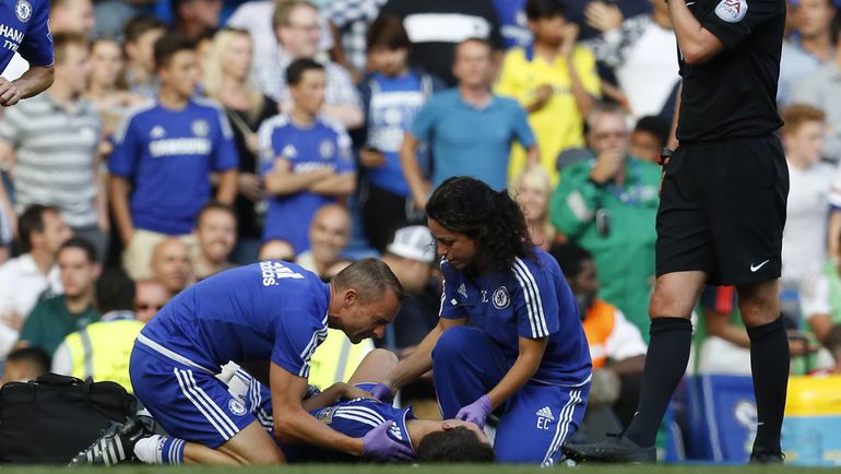 Врач Ева КАРНЕЙРО (вторая справа) - отстранена от работы с