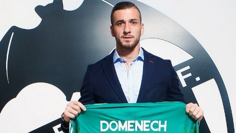 В воскресенье Хауме ДОМЕНЕЧ дебютировал за основную команду, а в понедельник продлил контракт с