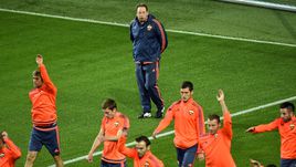 Вчера. Вольфсбург. Главный тренер ЦСКА Леонид СЛУЦКИЙ и его команда готовятся к старту группового турнира Лиги чемпионов.