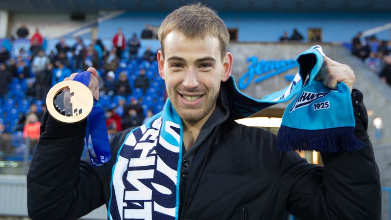 Дмитрий МАЛЫШКО с золотой медалью ОИ-2014. Фото Вячеслав ЕВДОКИМОВ/ФК