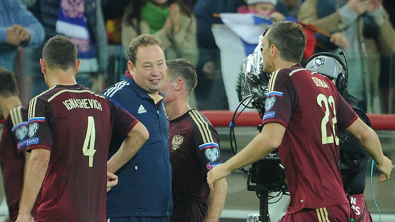 5 сентября. Москва. Тушино. Россия - Швеция - 1:0. Леонид СЛУЦКИЙ и автор победного гола Артем ДЗЮБА после матча: Euro-2016 стал ближе. Фото Алексей ИВАНОВ,