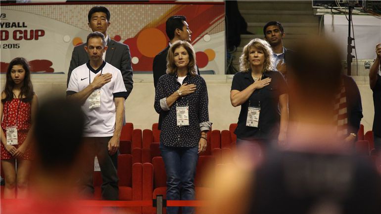 На встрече присутствовала Кэролайн КЕННЕДИ (в центре), дочь Джона и Жаклин Кеннеди, посол США в Японии. Фото fivb.org