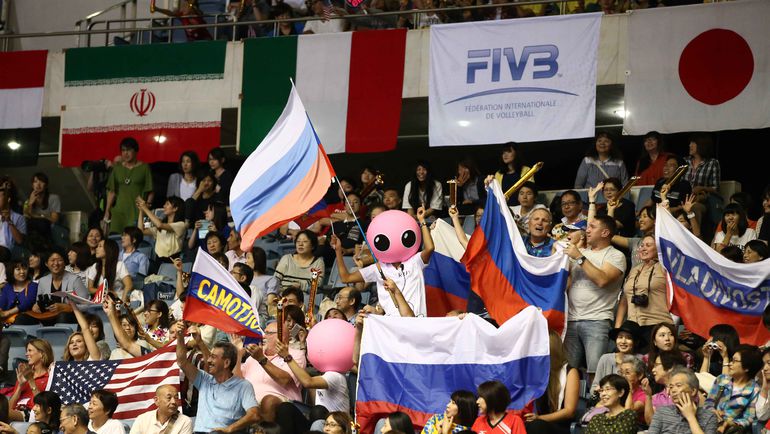 Российские болельщики на матче с США. Фото fivb.org