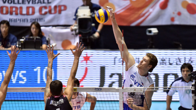 В атаке Дмитрий МУСЭРСКИЙ. Фото fivb.org