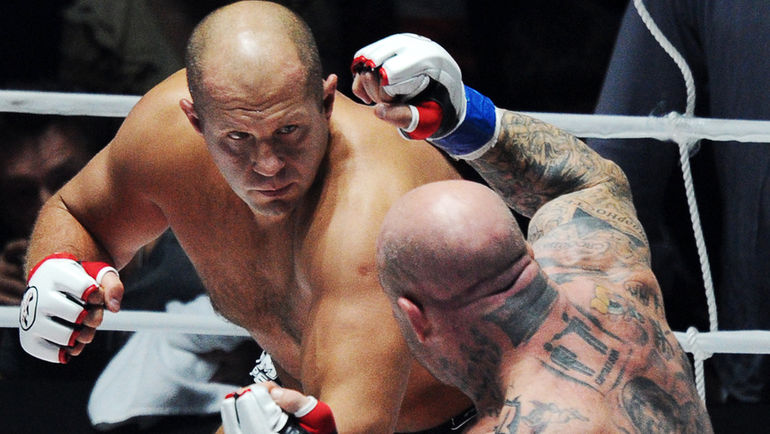 20 ноября 2011 года. Москва. Федор ЕМЕЛЬЯНЕНКО в бою с Джеффом МОНСОНОМ. Фото Владимир Астапкович/РИА Новости