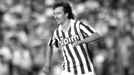 1990 год. Турин. Полузащитник "Ювентуса" Сергей АЛЕЙНИКОВ.