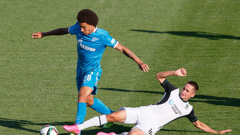 Аксель ВИТСЕЛЬ за счет широких шагов может обойти многих в РФПЛ. Фото Вячеслав ЕВДОКИМОВ, ФК