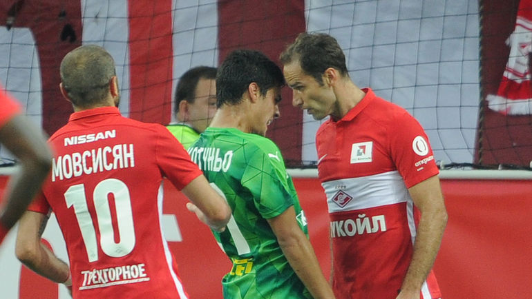 Роман ШИРОКОВ (справа) никогда не боялся борьбы. Фото Алексей ИВАНОВ,