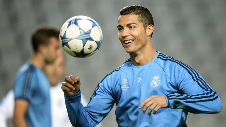 Вторник. Мальме. Криштиану РОНАЛДУ на тренировке Вторник. Мальме. Криштиану РОНАЛДУ на тренировке