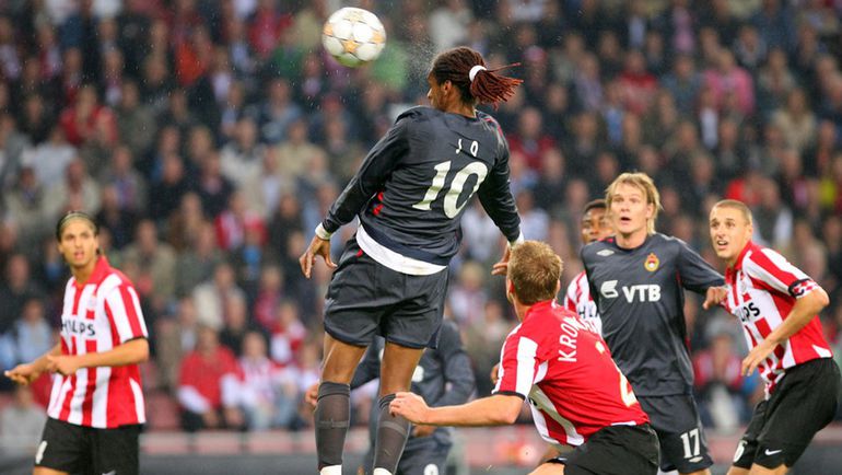 19 сентября 2007 года. Эйндховен. ПСВ - ЦСКА. Нападающий ЦСКА Жо (№10) наносит удар по воротам хозяев на последней минуте. Фото Алексей ИВАНОВ, 19 сентября 2007 года. Эйндховен. ПСВ - ЦСКА. Нападающий ЦСКА Жо (№10) наносит удар по воротам хозяев на последней минуте. Фото Алексей ИВАНОВ,