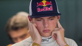 "Мистер No" автоспорта.  Максу Ферстаппену – 18