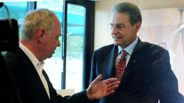 2012 год. Кинорежиссер Владимир КОНОВАЛОВ и президент МОК Жак РОГГЕ в Лозанне.