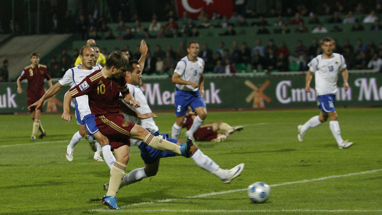 14 октября 2009 года. Баку. Азербайджан - Россия - 1:1. Андрей АРШАВИН (№10) забивает гол. Фото Александр ФЕДОРОВ, 14 октября 2009 года. Баку. Азербайджан - Россия - 1:1. Андрей АРШАВИН (№10) забивает гол. Фото Александр ФЕДОРОВ,