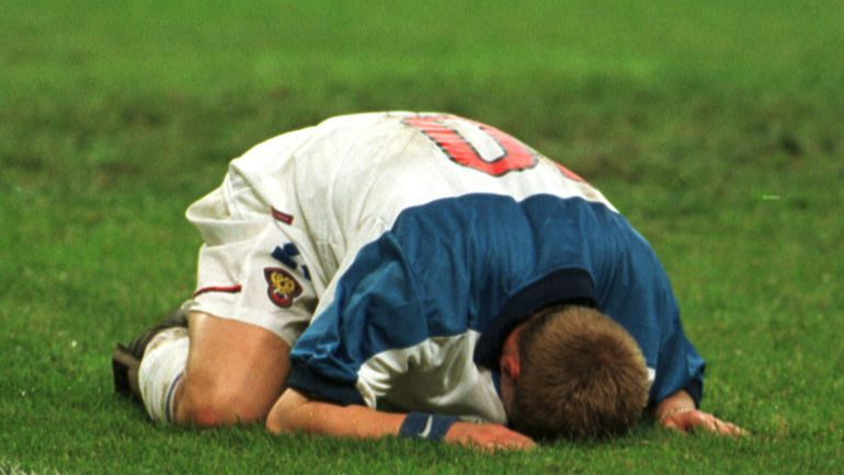 9 октября 1999 года. Россия - Украина - 1:1. Александр ПАНОВ после матча. Фото Дмитрий СОЛНЦЕВ 9 октября 1999 года. Россия - Украина - 1:1. Александр ПАНОВ после матча. Фото Дмитрий СОЛНЦЕВ