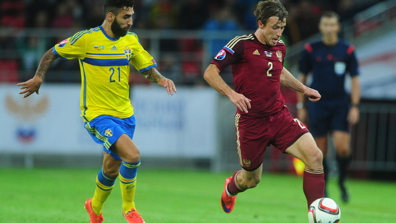 У Олега КУЗЬМИНА (справа) есть опыт игры в центре обороны. Фото Федор УСПЕНСКИЙ, У Олега КУЗЬМИНА (справа) есть опыт игры в центре обороны. Фото Федор УСПЕНСКИЙ,