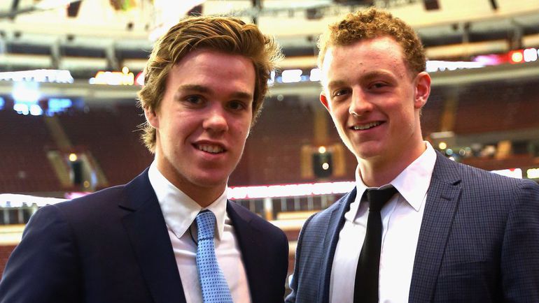 Нападающий Нападающий