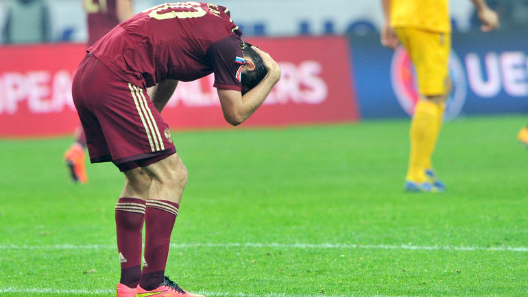 12 октября 2014 года. Москва. Тушино. Россия - Молдавия - 1:1. Алан ДЗАГОЕВ переживает из-за промаха. Фото Татьяна ДОРОГУТИНА 12 октября 2014 года. Москва. Тушино. Россия - Молдавия - 1:1. Алан ДЗАГОЕВ переживает из-за промаха. Фото Татьяна ДОРОГУТИНА