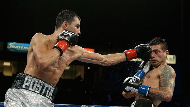 Виктор ПОСТОЛ атакует Лукаса МАТИССЕ (справа). Фото AFP Виктор ПОСТОЛ атакует Лукаса МАТИССЕ (справа). Фото AFP