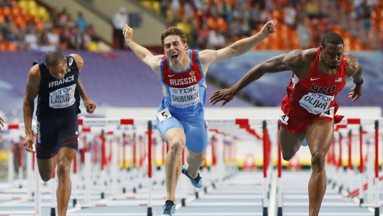 Сергей ШУБЕНКОВ (в центре) выигрывает бронзу на чемпионате мира-2013 в Москве. Фото REUTERS Сергей ШУБЕНКОВ (в центре) выигрывает бронзу на чемпионате мира-2013 в Москве. Фото REUTERS