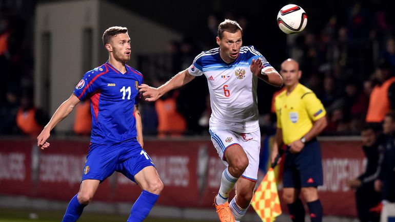 Алексей БЕРЕЗУЦКИЙ заменил брата Василия в стартовом составе сборной. Фото AFP Алексей БЕРЕЗУЦКИЙ заменил брата Василия в стартовом составе сборной. Фото AFP