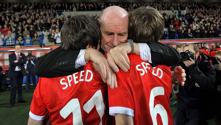 Отец Гэри Спида с внуками. Отец Гэри Спида с внуками.