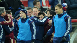 Сегодня. Москва. Тушино. Россия - Черногория - 2:0. Радость Леонида СЛУЦКОГО и Алана ДЗАГОЕВА.