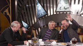 Вчера. Москва. Олег РОМАНЦЕВ, Георгий ЯРЦЕВ и Валерий ГАЗЗАЕВ (слева направо).