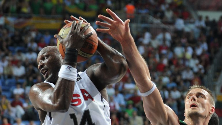 Ламар ОДОМ в составе сборной США выиграл бронзу Олимпийских игр-2004... Фото AFP Ламар ОДОМ в составе сборной США выиграл бронзу Олимпийских игр-2004... Фото AFP