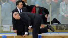 Майк КИНЭН покидает скамейку