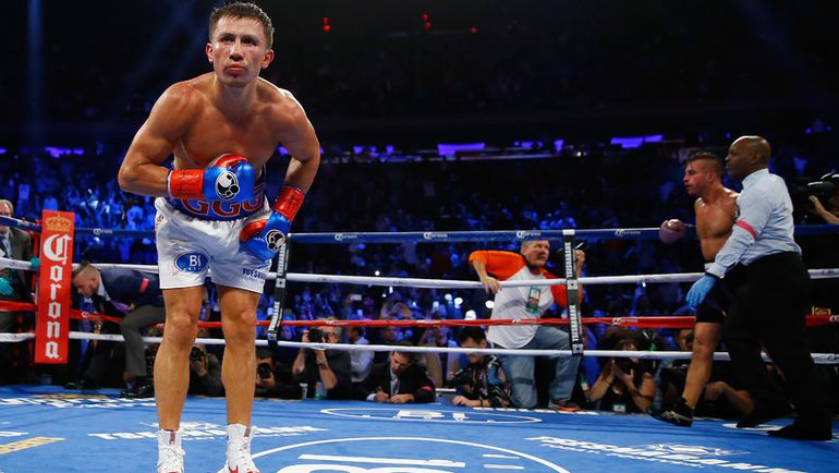 Суббота. Нью-Йорк. Геннадий ГОЛОВКИН благодарит болельщиков. Фото REUTERS Суббота. Нью-Йорк. Геннадий ГОЛОВКИН благодарит болельщиков. Фото REUTERS