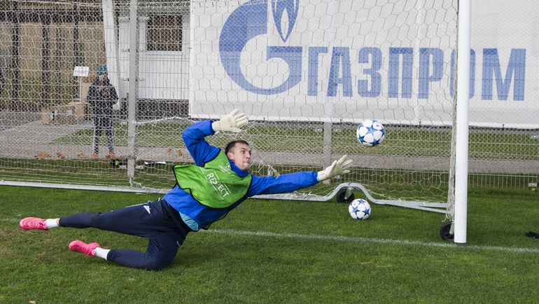 Вчера. Санкт-Петербург. Артем ДЗЮБА на тренировке. Фото Вячеслав ЕВДОКИМОВ, ФК Вчера. Санкт-Петербург. Артем ДЗЮБА на тренировке. Фото Вячеслав ЕВДОКИМОВ, ФК