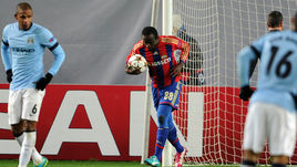 В двух прошлых розыгрышах Лиги чемпионов нападающий ЦСКА Сейду ДУМБЬЯ 5 раз поражал ворота команды из Манчестера.