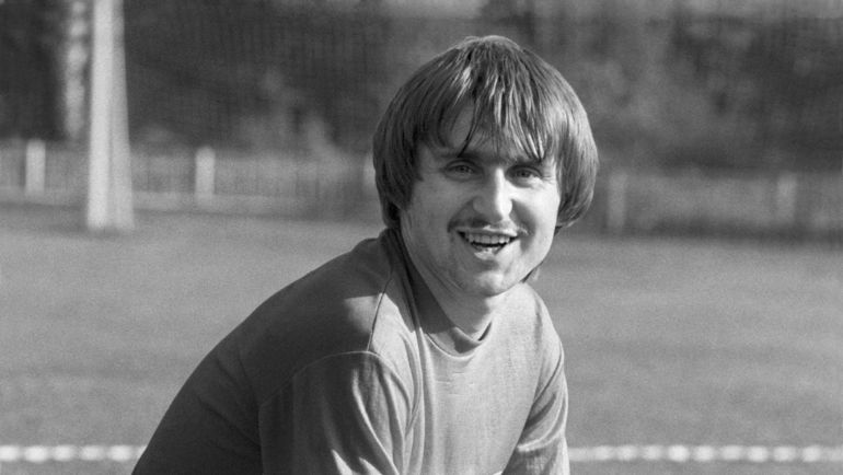 Полузащитник Полузащитник