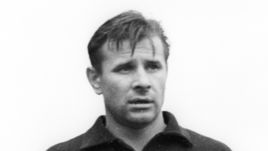 Лев ЯШИН - лучший вратарь страны.